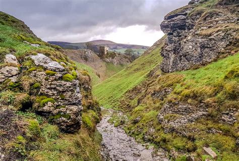 Cave Dale Walk, Rugged and Scenic – Castleton, Peak District | BaldHiker