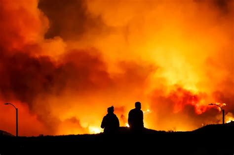 Un nuevo incendio cerca de Los Ángeles y continúan las donaciones