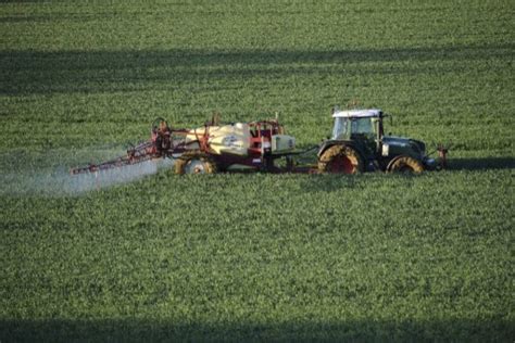 Colère des agriculteurs cest quoi le plan Ecophyto mis en pause par