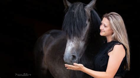 Deborah Schneider Ihr Weg Zur Erfolgreichen Pferdetrainerin