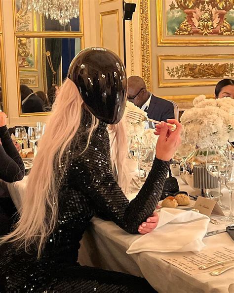 Kim Kardashian makes fashion statement in black mask – ThePrint – ANIFeed