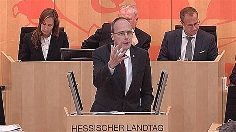 Videos Aus Dem Landtag Debatte Zur Beamten Besoldung Hessenschau De