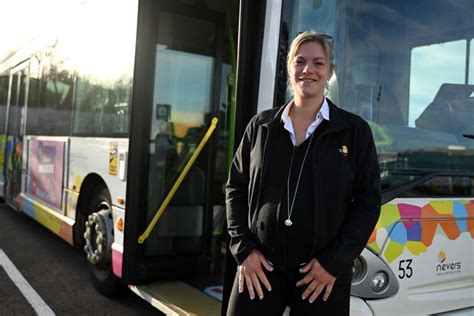 Coralie Clavaud Est La Meilleure Conductrice De Bus En France Et Elle