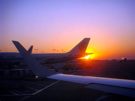 Sunset from Plane Window - Duncan.co