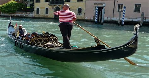 Venice Gondola Morning Tour €38