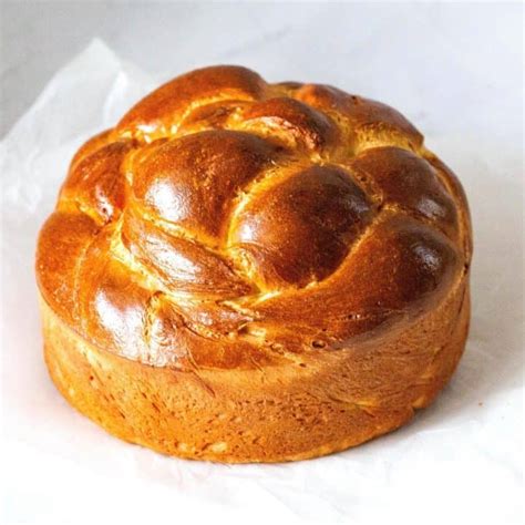 Comforting Round Challah Recipes for Every Occasion - Veena Azmanov Kitchen