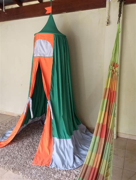 A Tal Da Tenda Cabana De Teto Alta Provador Sem Janela Verde