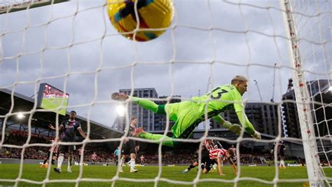 Janelt The Hero As Brentford Snatch Draw With Crystal Palace Https