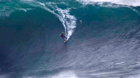 Unforgettable Surfing at Nazaré" with @NicvonRupp - YouTube