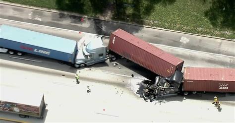 8 Big Rigs Involved In Chain Reaction Crash On 60 Freeway Cbs Los Angeles