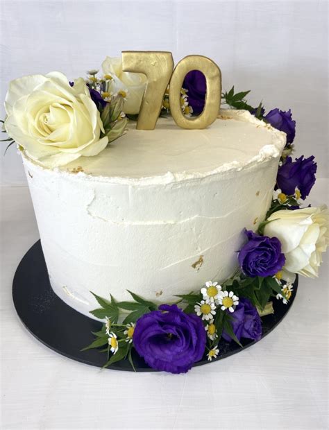 Semi Naked Chocolate Drip Fresh Flower Cakes Sweet On Cup Cakes