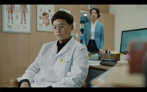 Dr Park S Clinic Episode 1 First Impressions Dramabeans Korean