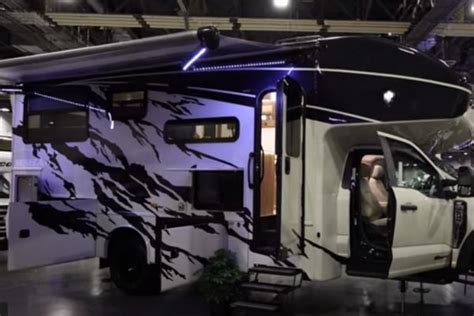 Tour The Jayco Seneca Xt T Super Class C Motorhome