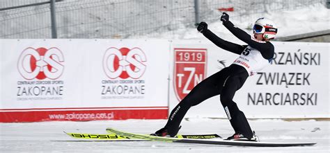 Stoch zwycięzcą Kubacki trzeci na podium zawodów Pucharu Świata na