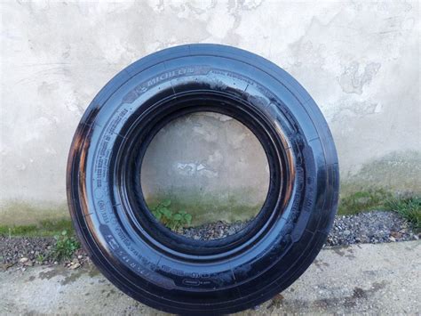 Guma 235/75R17.5