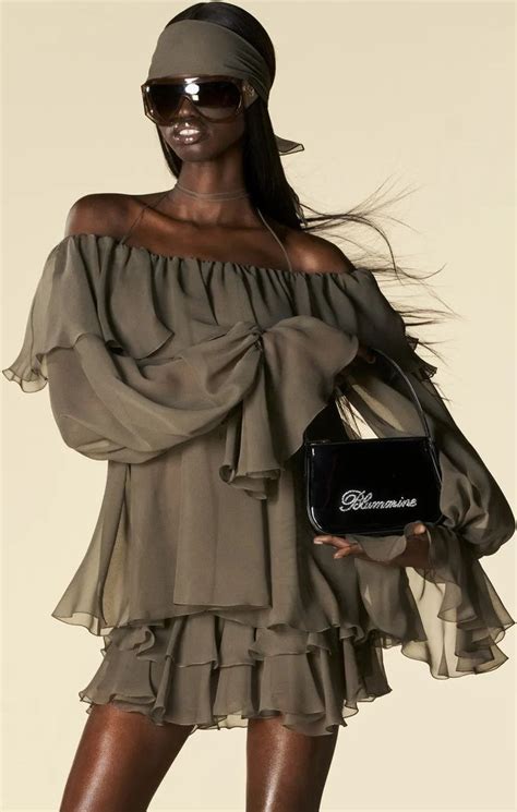 Blumarine Resort '23. | Minimal fashion, Fashion outfits, Lagos fashion ...