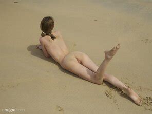 AMATEUR GIRL Proserpina Beach Exhibitionist
