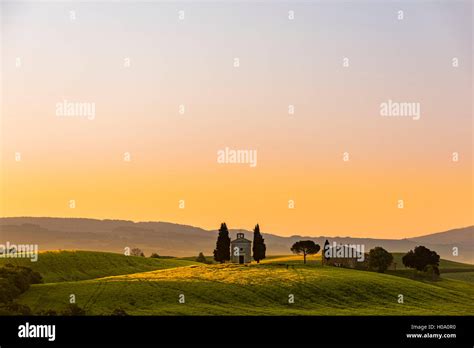 Capella Della Madonna Di Vitaleta Hi Res Stock Photography And Images