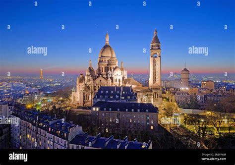 France Paris La Basilique Du Sacr Coeur Sur La Colline De