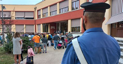 Carabinieri Presenti Alla Prima Campanella Nelle Scuole Bellunesi