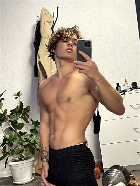 You Walk In On Me Changing Alone In The Locker Room What Do You Do Nudes Jocks Nude Pics Org