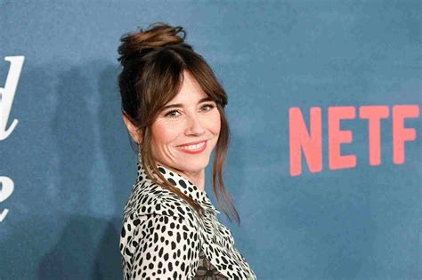 Linda Cardellini Net Worth 2023 | Husband And Daughter : r