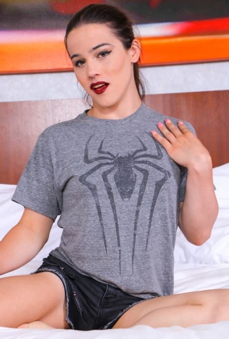 Pretty Shemale Nyxi Leon Shows Her Small Dick Her Tight Anal Love Hole CoedCherry