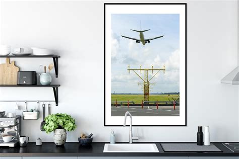 Fotolijst Incl Poster Dalend Vliegtuig Op Weg Naar Schiphol X