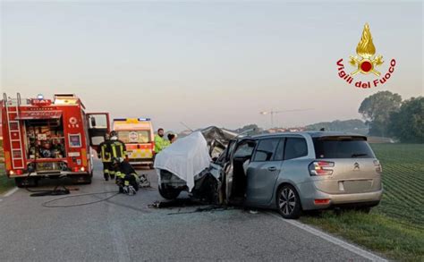 Incidente Policoro Matera Scontro Frontale Tra Auto Un Morto E Feriti