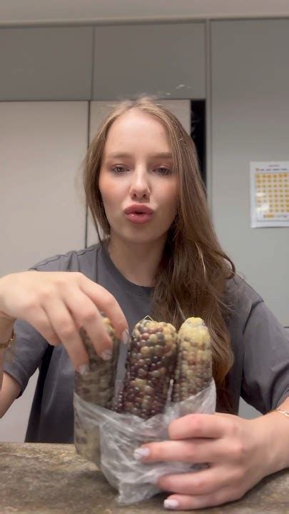 Корейская кукуруза, какая она? #жизньвкорее #катякорея #кореявлог - YouTube