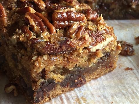 Chocolate Chip Pecan Pie Squares – mythankfultable.com