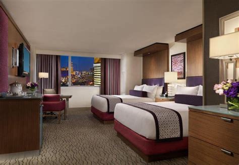 The Best Pet-Friendly Hotels In Las Vegas, Nevada | CuddlyNest