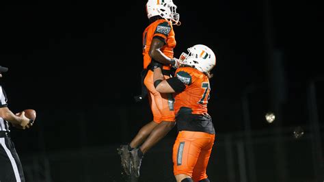 FHSAA football playoffs: Live scores for SWFL regional semifinal games