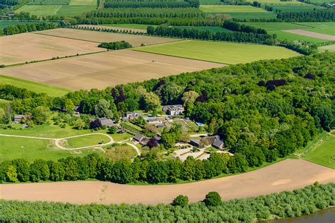 Luchtfoto Landgoed Heerlijkheid Mari Nwaerdt Aan Rivier De Linge