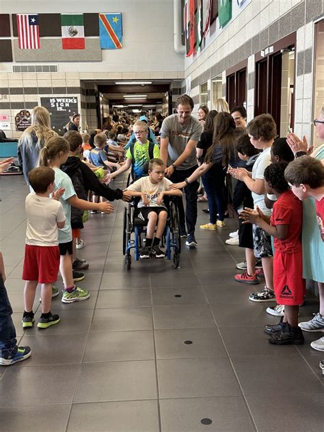 5th Grade Walkout | Horizon Elementary