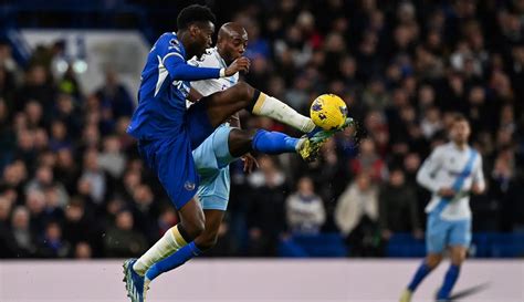 Hasil Liga Inggris Penalti Di Menit Menit Akhir Bawa Chelsea Atasi