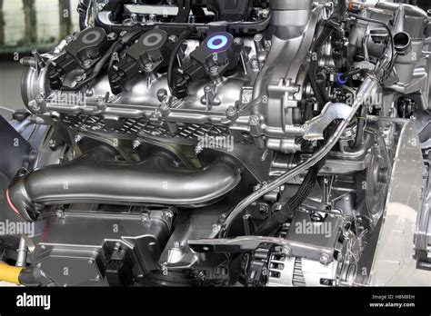 V6 engine hi-res stock photography and images - Alamy