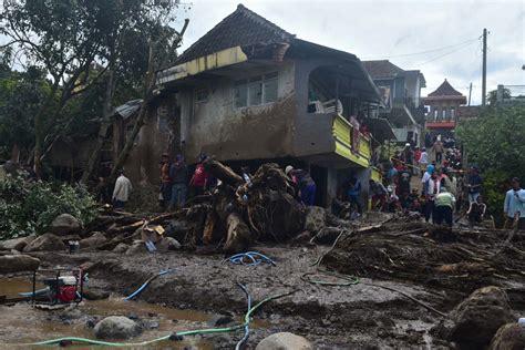 Kaleidoskop 2021 Bencana Alam Di Indonesia Banjir Hingga Erupsi