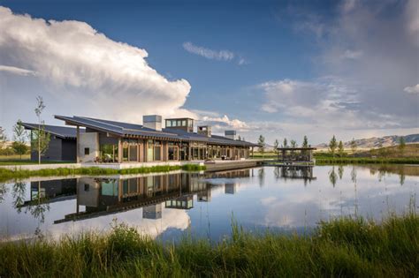 A Modern Montana Ranch House by Suyama Peterson Deguchi - Design Milk