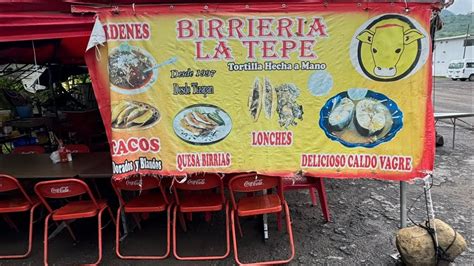 Disfrutando Un Rico Almuerzo De Birria Con Mi Familia Delicias De