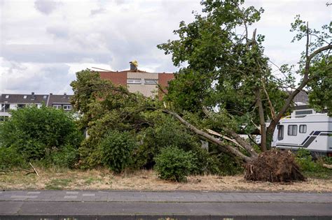 Schweres Unwetter zieht über Frechen und hinterlässt eine Schneise der