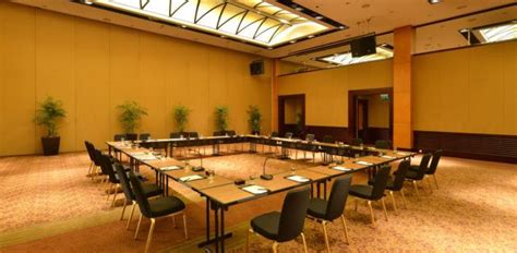 How to Choose the Best Conference Room Setup Style