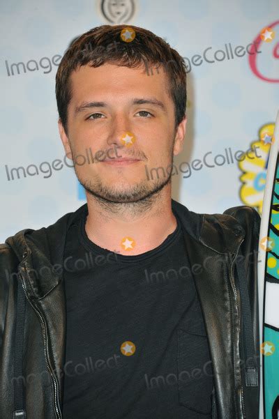 Photos And Pictures Josh Hutcherson At The 2014 Teen Choice Awards At