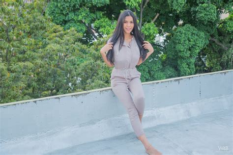 Kendra Roll Nude Girls