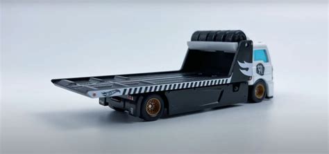 Hot Wheels Japanese Tuners Set Pays Tribute To S Jdm Legends Four Vehicles Inside