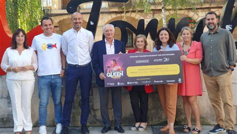 AMAT Recibe El Cheque Con Los 5 300 Euros Recaudados En El Concierto