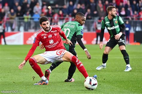 Stade Brestois Pierre Lees Melou Craque Compl Tement Contre L