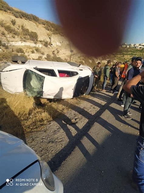 مصرع مواطن وإصابة اثنين في حادث سير شمال الخليل