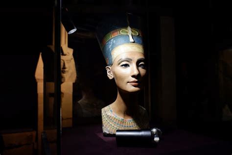 Queen Nefertiti Mummy Found, Awaiting DNA Test