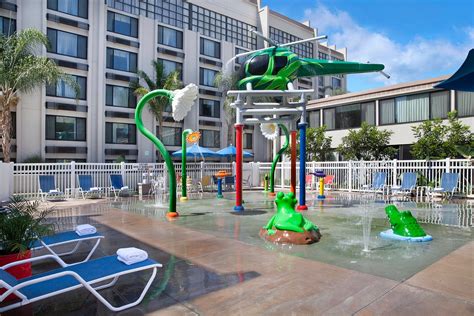 Fotos Y Opiniones Del Piscina Del Holiday Inn And Suites Anaheim